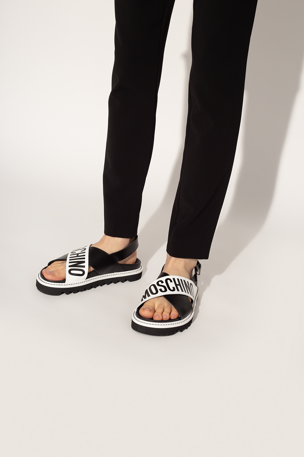 Ugg marmont graphic online sandal